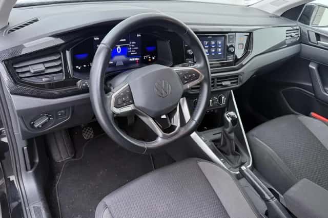 Volkswagen Polo (2022) thumbnail 3