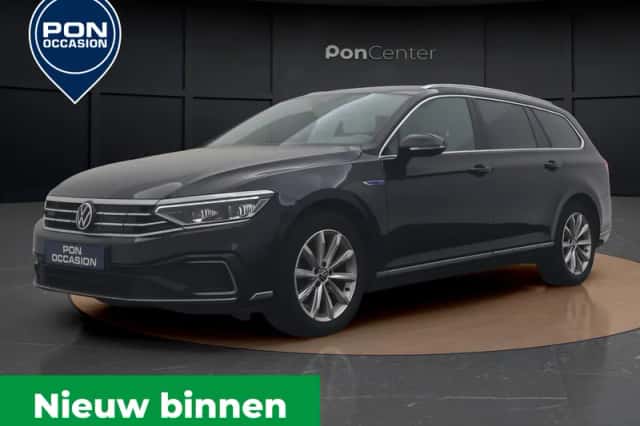 Volkswagen Passat (2021) thumbnail 1