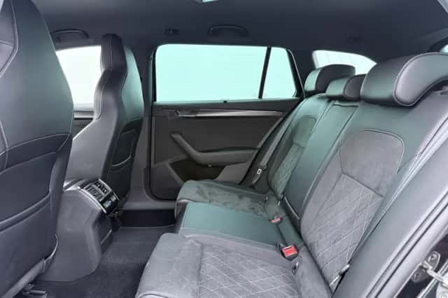 Škoda Superb (2023) thumbnail 7