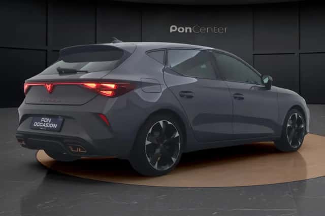 CUPRA Leon (2025) thumbnail 5