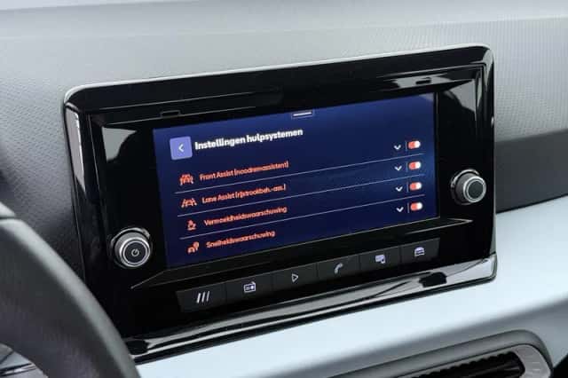 SEAT Arona (2024) thumbnail 12