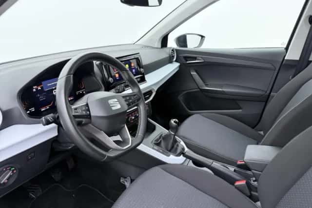 SEAT Arona (2024) thumbnail 4