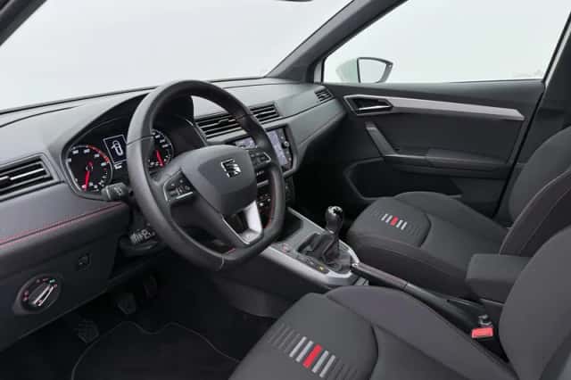 SEAT Arona (2019) thumbnail 3