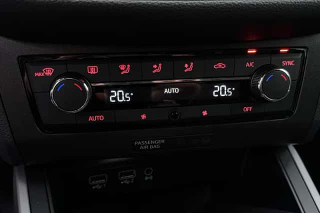 SEAT Arona (2019) thumbnail 9