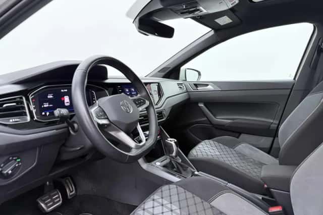 Volkswagen Polo (2023) thumbnail 3