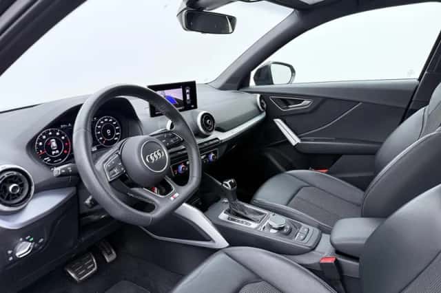 Audi Q2 (2023) thumbnail 3