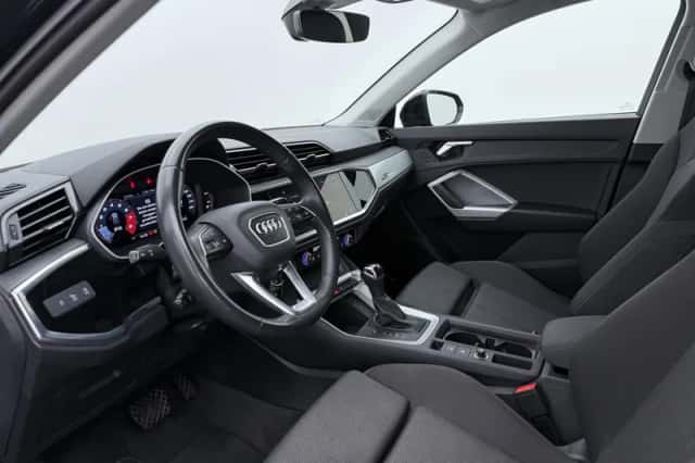 Audi Q3 (2023) thumbnail 3