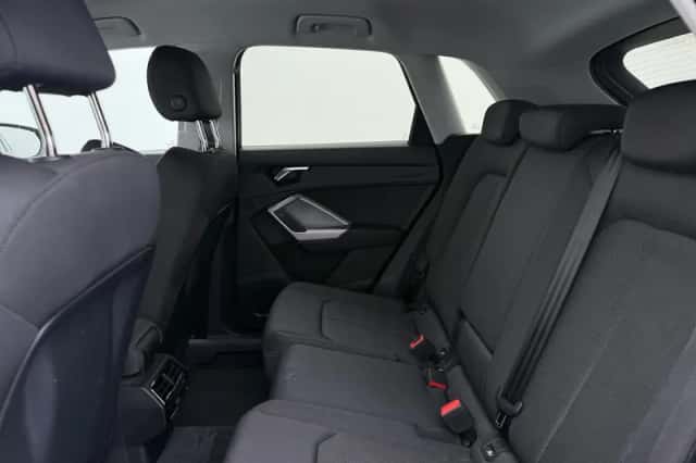 Audi Q3 (2023) thumbnail 4