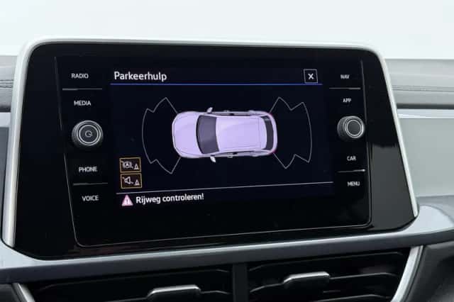 Volkswagen T-Roc (2023) thumbnail 11