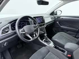 Volkswagen T-Roc (2023) thumbnail 3