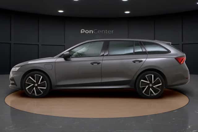 Škoda Octavia (2022) thumbnail 6
