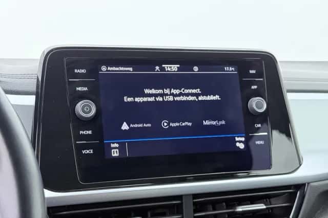 Volkswagen T-Roc (2022) thumbnail 10