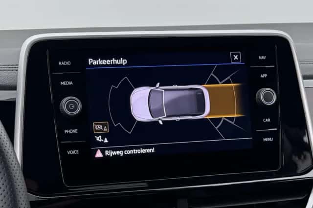 Volkswagen T-Roc (2025) thumbnail 15