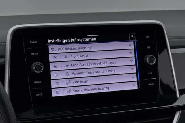 Volkswagen T-Roc (2025) thumbnail 17