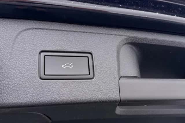 Volkswagen Passat (2023) thumbnail 9
