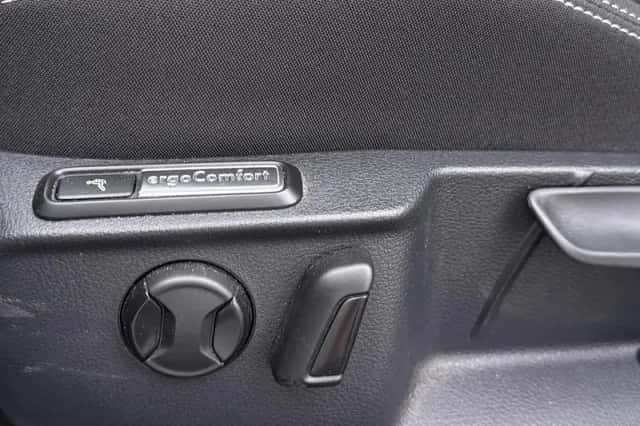Volkswagen Passat (2023) thumbnail 10