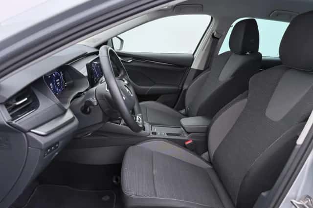 Škoda Octavia (2023) thumbnail 4