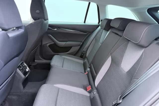 Škoda Octavia (2023) thumbnail 9