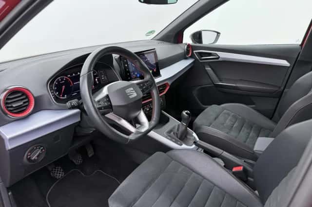 SEAT Arona (2022) thumbnail 3
