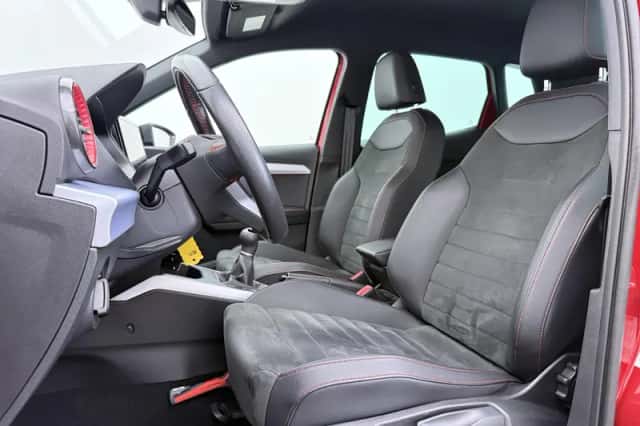 SEAT Arona (2022) thumbnail 4