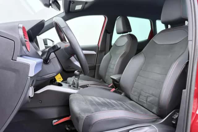 SEAT Arona (2022) thumbnail 5