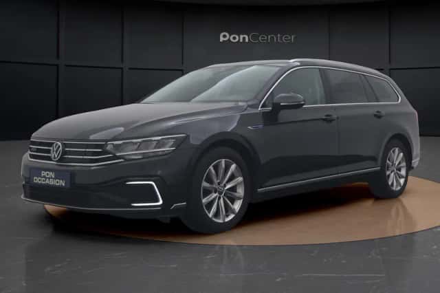 Volkswagen Passat (2022) thumbnail 10
