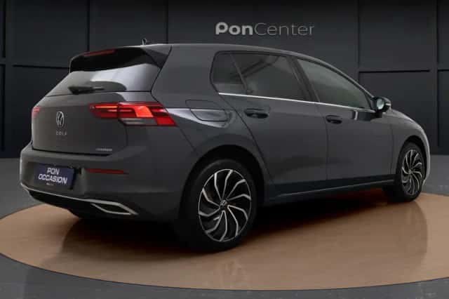 Volkswagen Golf (2023) thumbnail 5