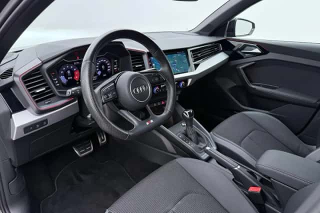 Audi A1 (2023) thumbnail 3