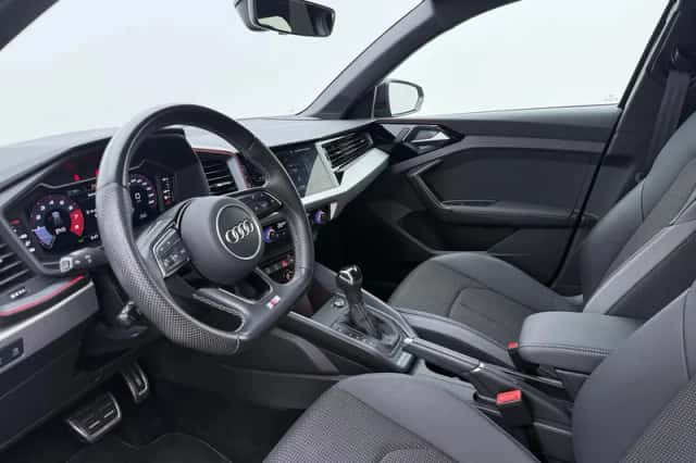 Audi A1 (2023) thumbnail 3