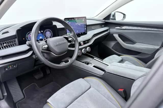 Škoda Superb (2025) thumbnail 4