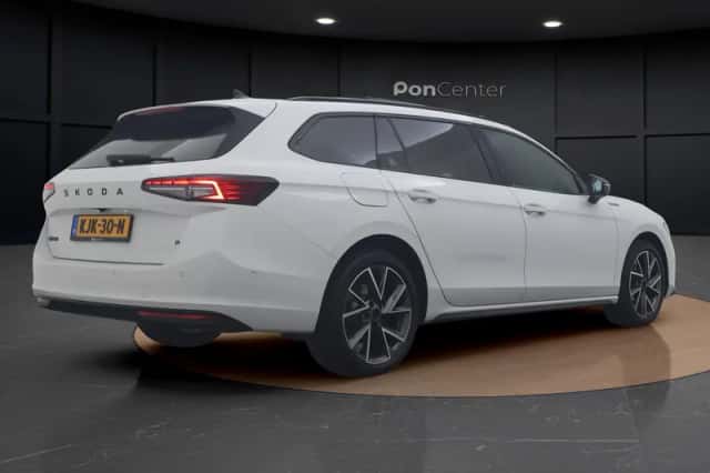 Škoda Superb (2025) thumbnail 5