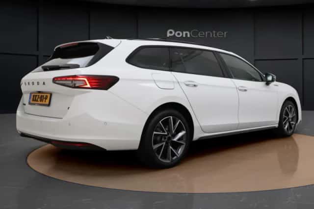 Škoda Superb (2025) thumbnail 6