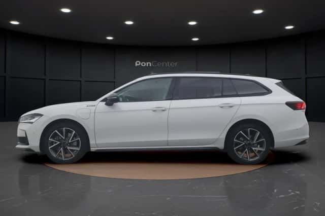 Škoda Superb (2025) thumbnail 6