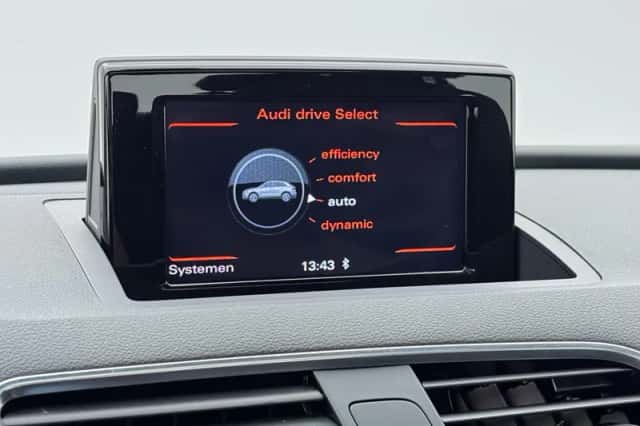 Audi Q3 (2018) thumbnail 11