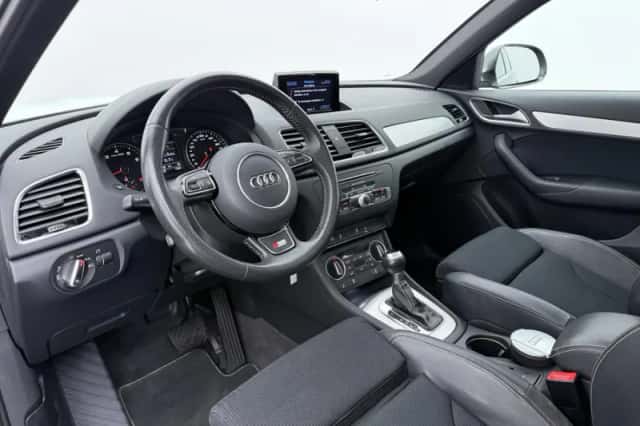 Audi Q3 (2018) thumbnail 4
