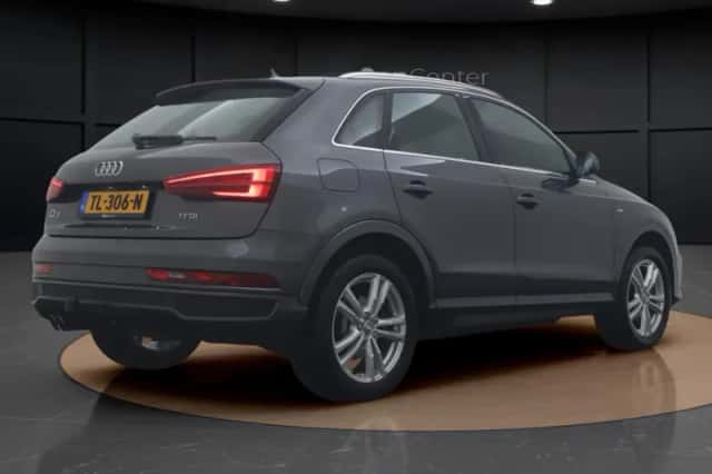 Audi Q3 (2018) thumbnail 6