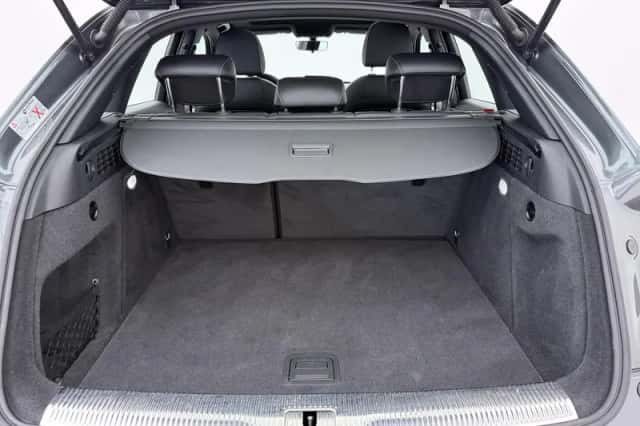 Audi Q3 (2018) thumbnail 8