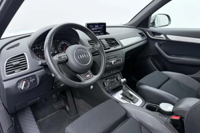 Audi Q3 (2018) thumbnail 4