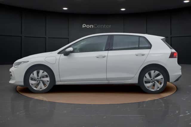 Volkswagen Golf (2025) thumbnail 6