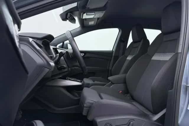 Audi Q4 e-tron (2022) thumbnail 4