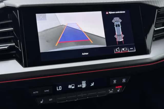 Audi Q4 e-tron (2022) thumbnail 10