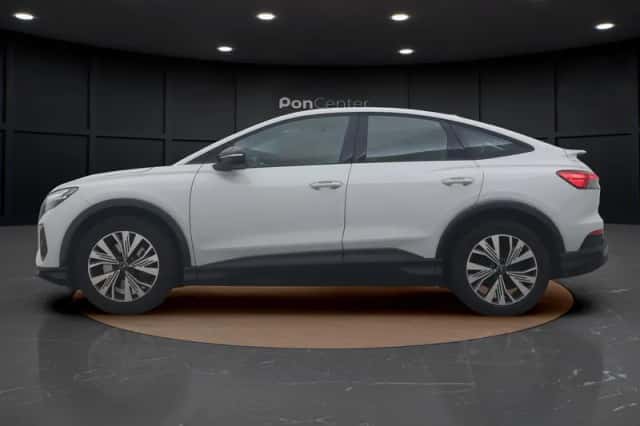 Audi Q4 (2024) thumbnail 6