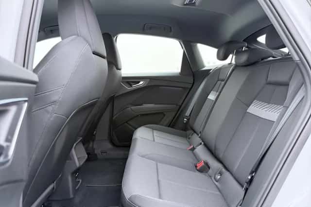 Audi Q4 (2024) thumbnail 9