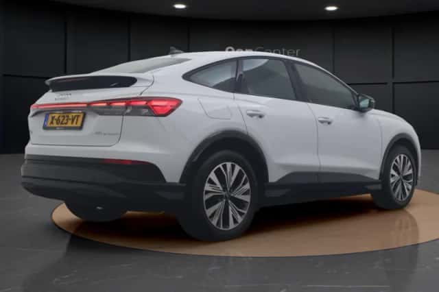 Audi Q4 e-tron (2024) thumbnail 6