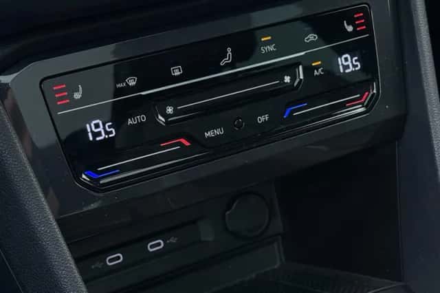 Volkswagen Tiguan (2022) thumbnail 10
