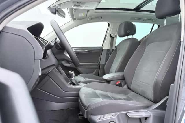 Volkswagen Tiguan (2023) thumbnail 4