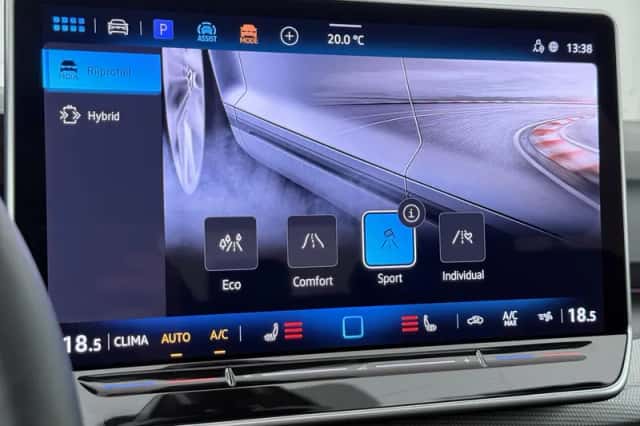 Volkswagen Golf (2025) thumbnail 14