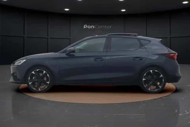 CUPRA Leon (2024) thumbnail 6