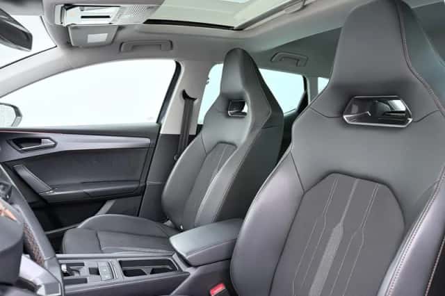CUPRA Leon (2024) thumbnail 7