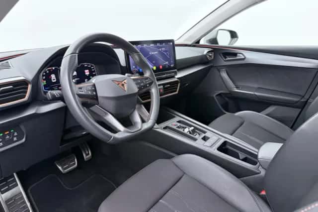 CUPRA Leon (2024) thumbnail 4